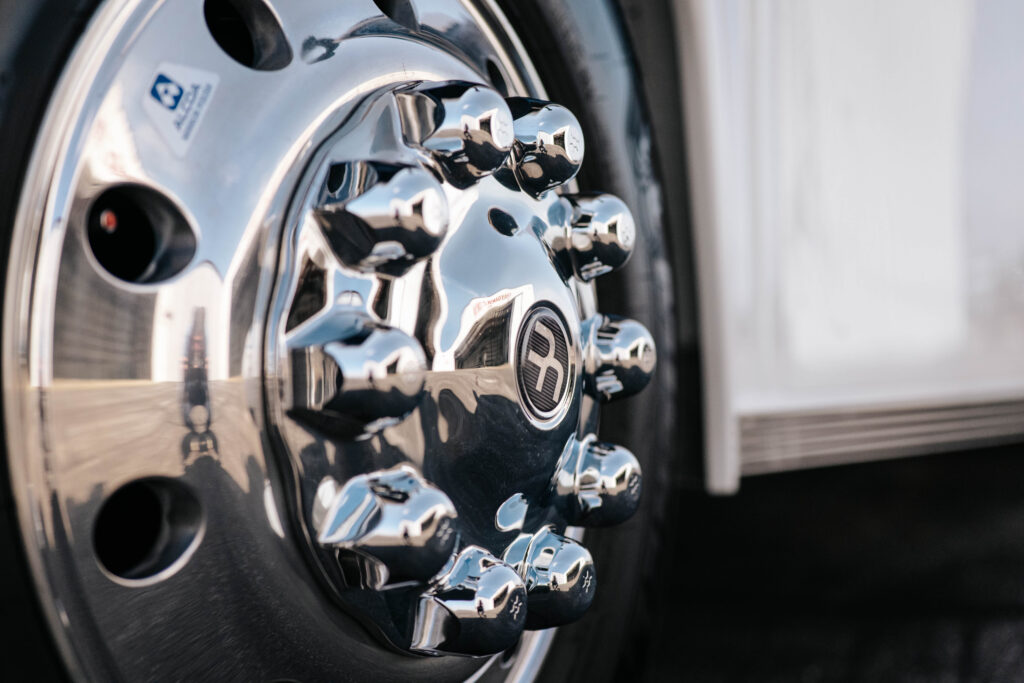 Ultra Coachliner DXL Edition chrome